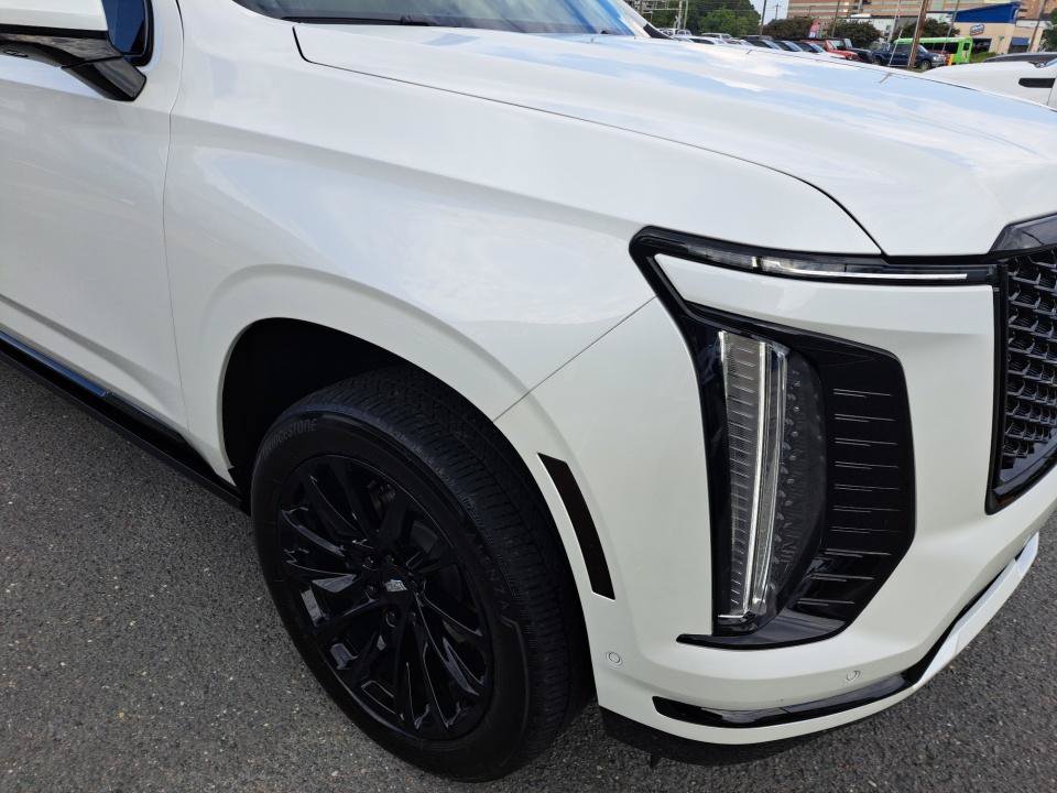 Used 2025 Cadillac Escalade ESV Sport Platinum AWD/4WD image 16
