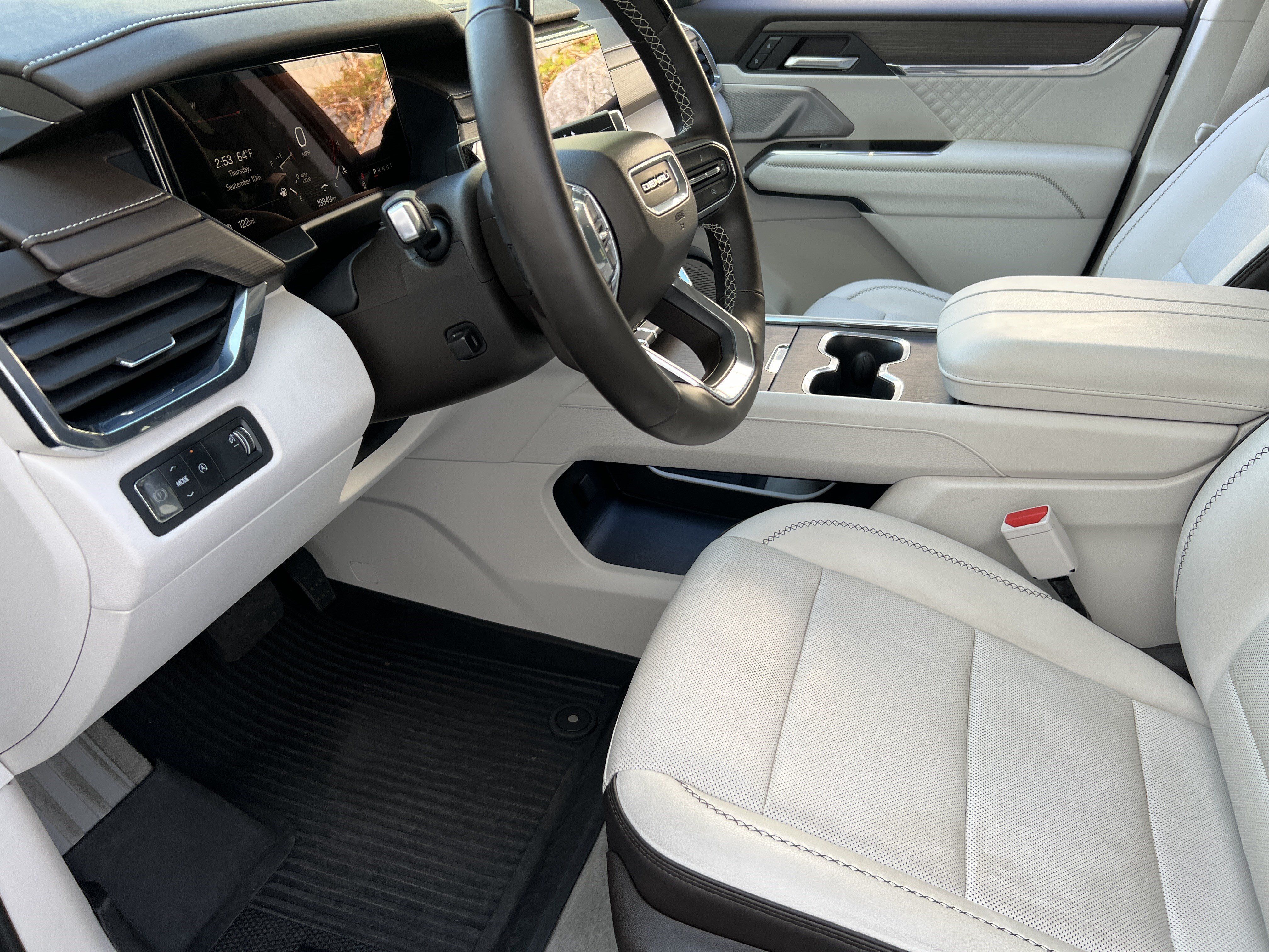 Used 2024 GMC Acadia Denali w/ Super Cruise Package FWD image 14