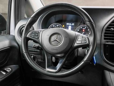 Used 2023 Mercedes-Benz Metris image 15