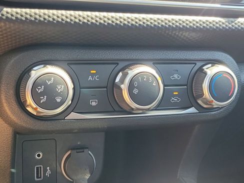 Used 2022 Nissan Kicks S FWD image 13