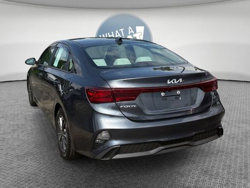 Used 2022 Kia Forte LXS w/ LXS Technology Package FWD image 6