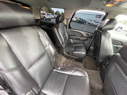 Used 2010 Chevrolet Tahoe LTZ RWD image 29