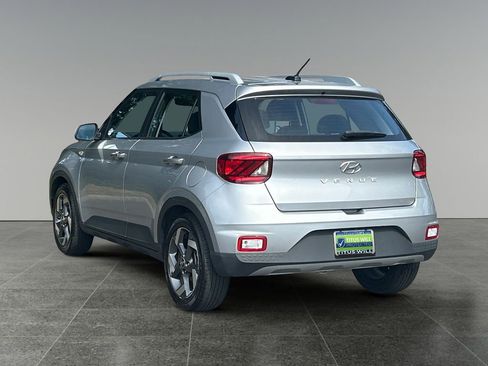 Used 2025 Hyundai Venue SEL FWD image 7