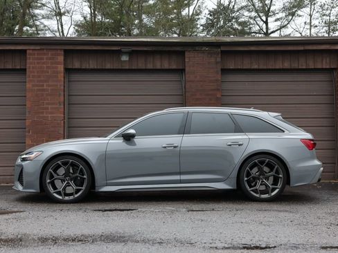 Used 2025 Audi RS 6 performance w/ Blue RS Design Package Plus image 10