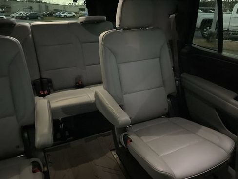 Used 2021 Chevrolet Tahoe LT w/ LT Signature Package RWD image 25
