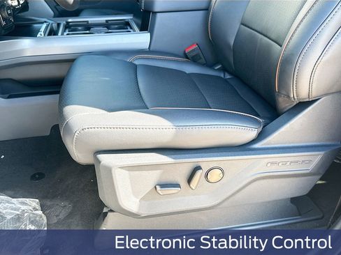 New 2026 Ford F250 Lariat w/ Black Appearance Package image 28