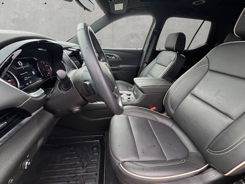 Used 2023 Chevrolet Traverse Premier image 20