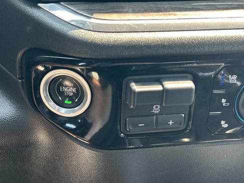 Used 2023 Chevrolet Silverado 1500 LTZ AWD/4WD image 37