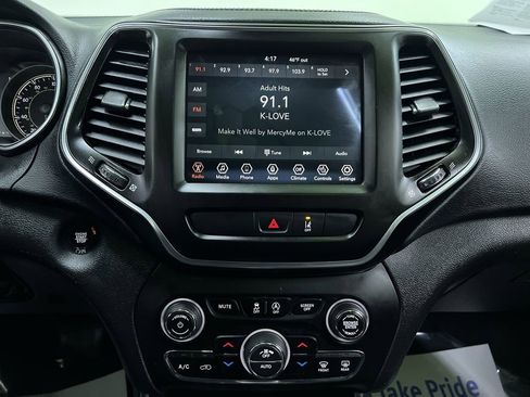Used 2022 Jeep Cherokee Latitude Lux w/ Sun & Sound Group AWD/4WD image 22
