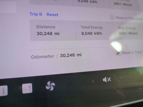 Used 2023 Tesla Model Y Long Range image 35