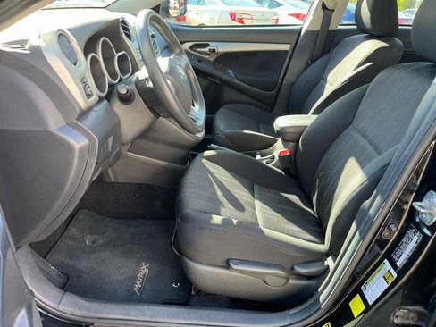 Used 2013 Toyota Matrix L FWD image 11