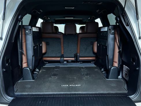 Used 2018 Toyota Land Cruiser w/ Four Season Floor Mat Package AWD/4WD image 32