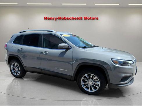 Used 2020 Jeep Cherokee Latitude Plus w/ Comfort/Convenience Group image 4
