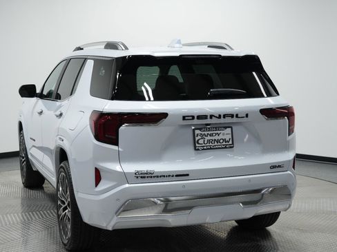 New 2026 GMC Terrain Denali w/ LPO, Black Badging Package image 5