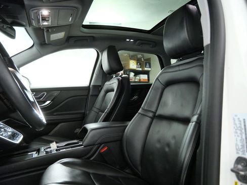 Certified 2022 Lincoln Corsair AWD w/ Premium Package image 17