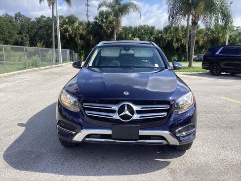 Used 2017 Mercedes-Benz GLC 300 4MATIC image 2
