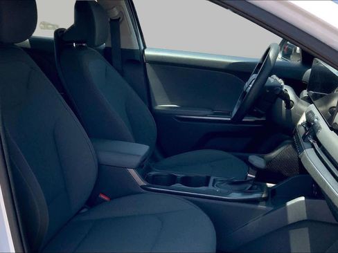 Used 2025 Kia K4 FWD image 9