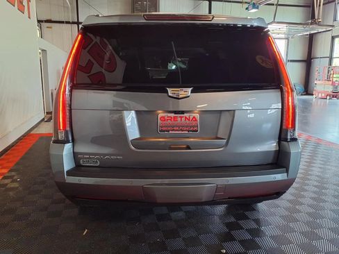 Used 2020 Cadillac Escalade Luxury w/ Escalade Sport Edition AWD/4WD image 6