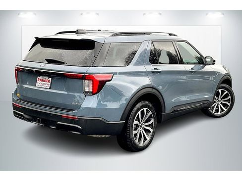 Used 2025 Ford Explorer ST-Line image 13