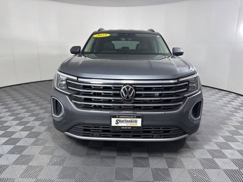 Used 2025 Volkswagen Atlas SE image 8