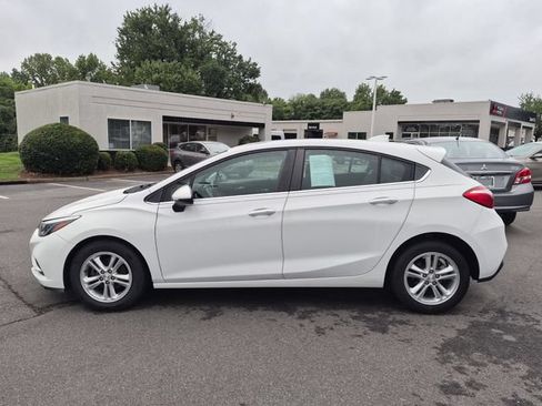 Used 2018 Chevrolet Cruze LT w/ Convenience Package FWD image 6