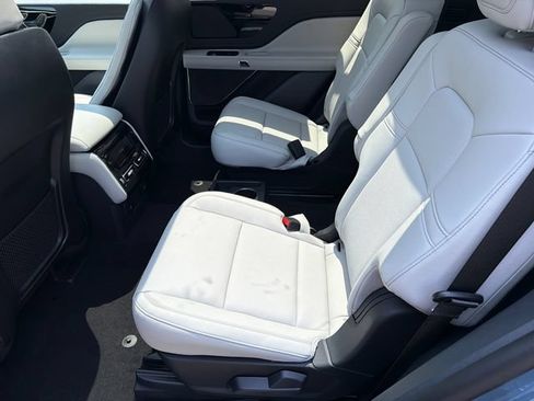 New 2026 Lincoln Aviator AWD w/ Jet Appearance Package image 21