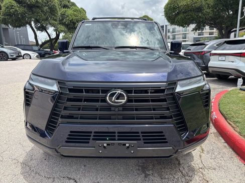 Used 2025 Lexus GX 550 w/ Accessory Package (2T) AWD/4WD image 8