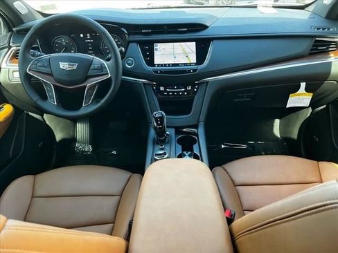 Used 2025 Cadillac XT5 Premium Luxury w/ Technology Package FWD image 11