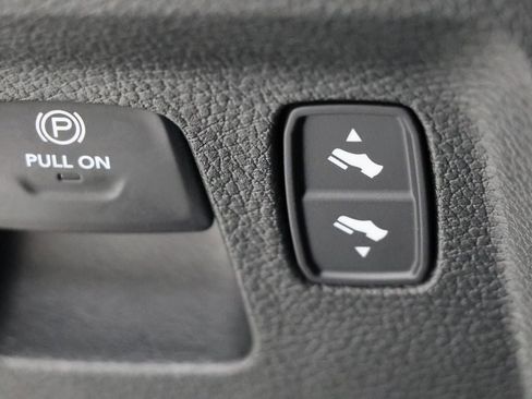 Used 2023 RAM 1500 Big Horn image 35