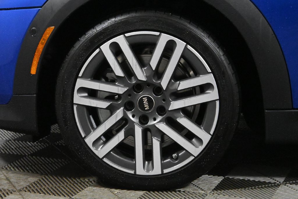 Certified 2025 MINI Cooper 2-Door Hardtop FWD image 12