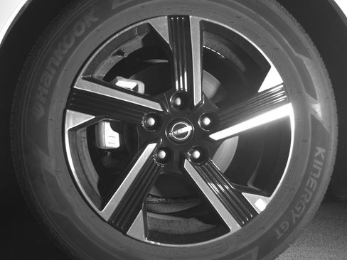 Used 2025 Nissan Sentra SV FWD image 12