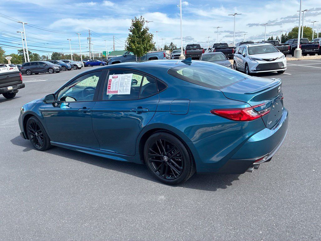 Used 2025 Toyota Camry SE FWD image 13