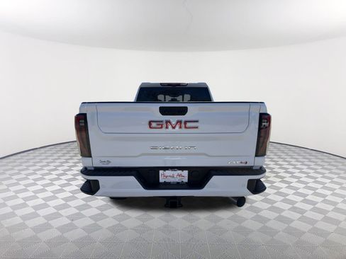 Used 2024 GMC Sierra 2500 AT4 w/ AT4 Premium Plus Package image 7