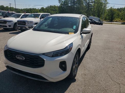 Used 2024 Ford Escape ST-Line Select AWD/4WD image 2
