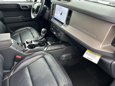 Used 2025 Ford Bronco Outer Banks image 18