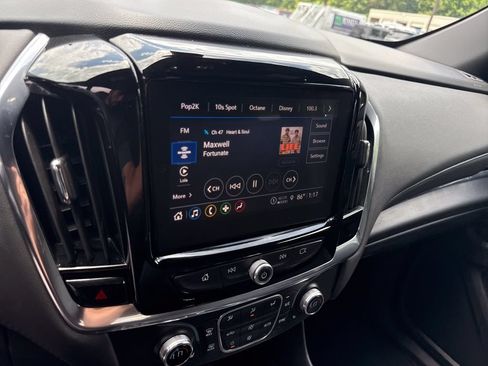Used 2023 Chevrolet Traverse LT FWD image 28