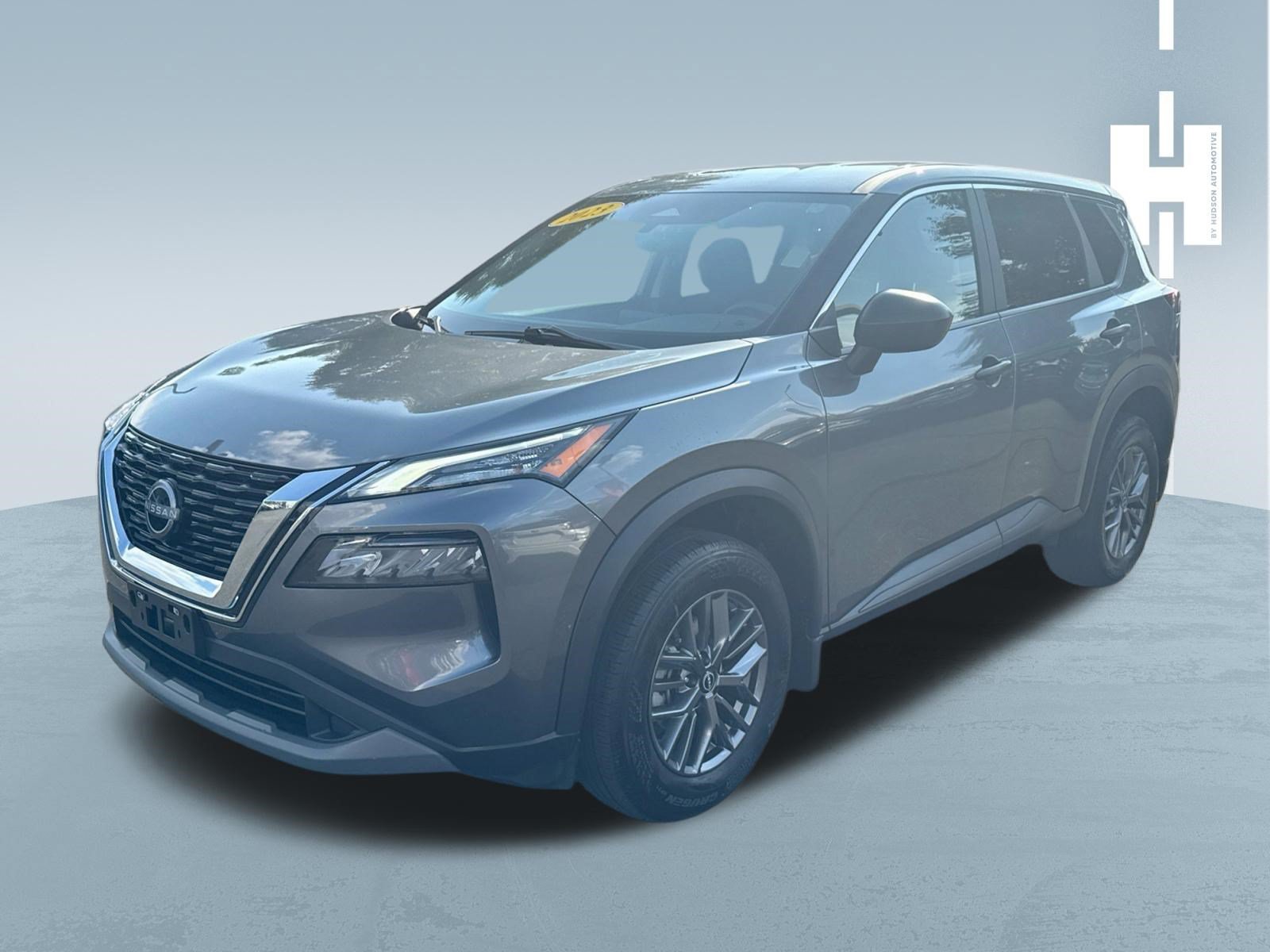 Used 2023 Nissan Rogue S AWD/4WD image 3