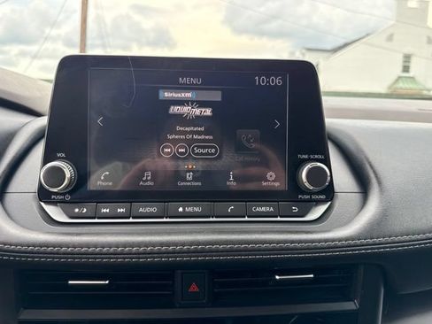 Used 2023 Nissan Rogue S AWD/4WD image 9