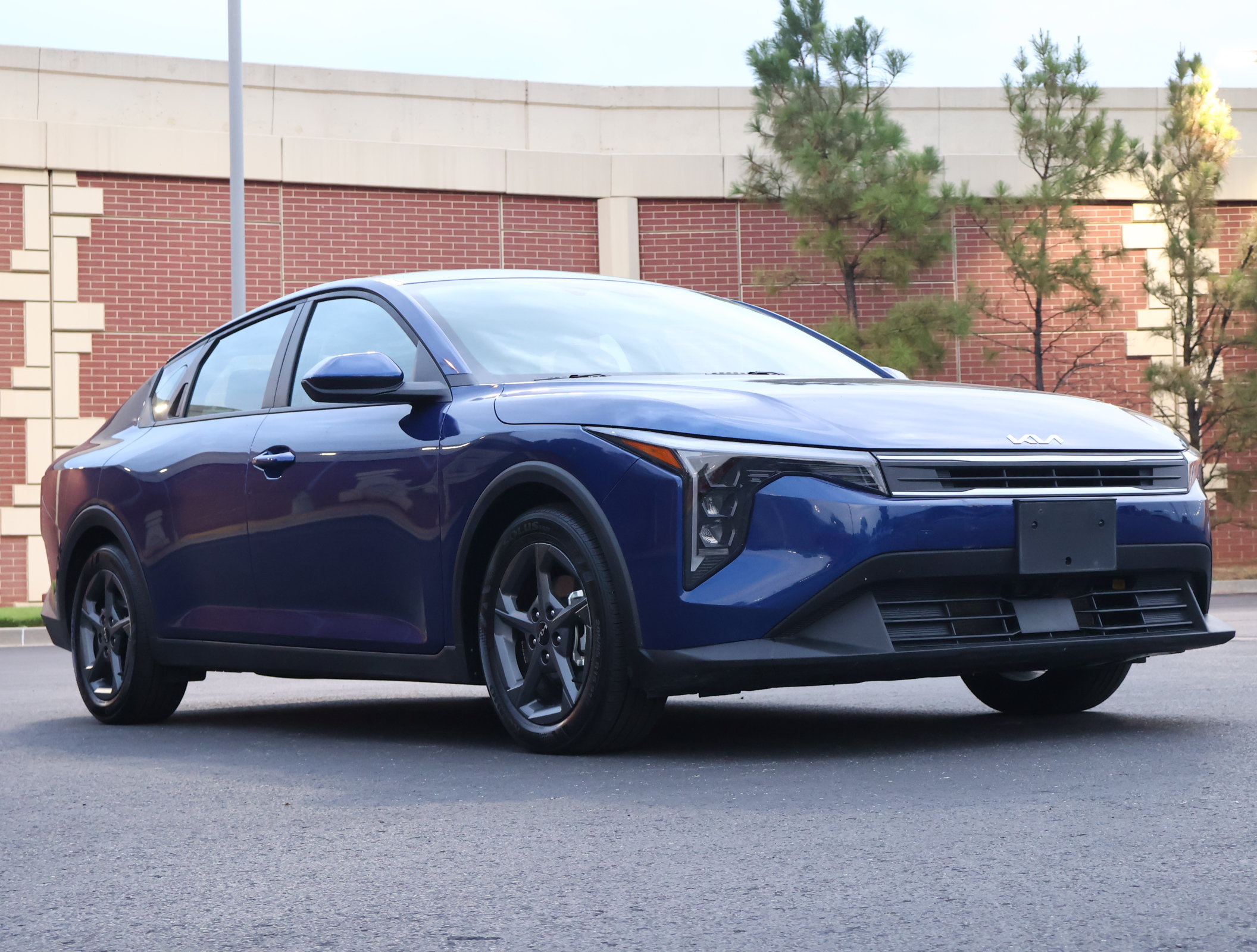 Used 2025 Kia K4 FWD image 1