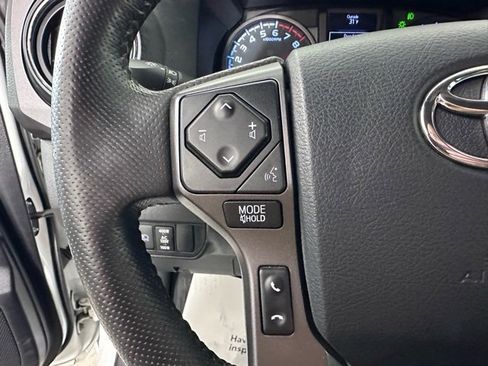 Used 2020 Toyota Tacoma TRD Sport image 21