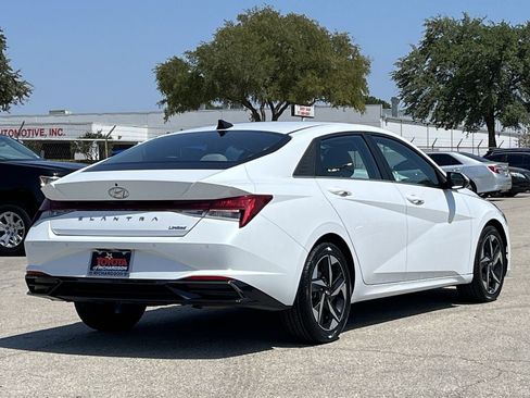 Used 2021 Hyundai Elantra Limited FWD image 4