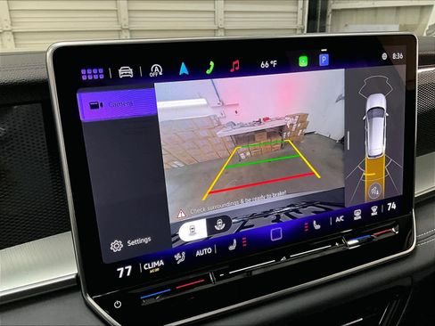 Used 2025 Volkswagen Tiguan SE w/ Panoramic Sunroof Package image 24