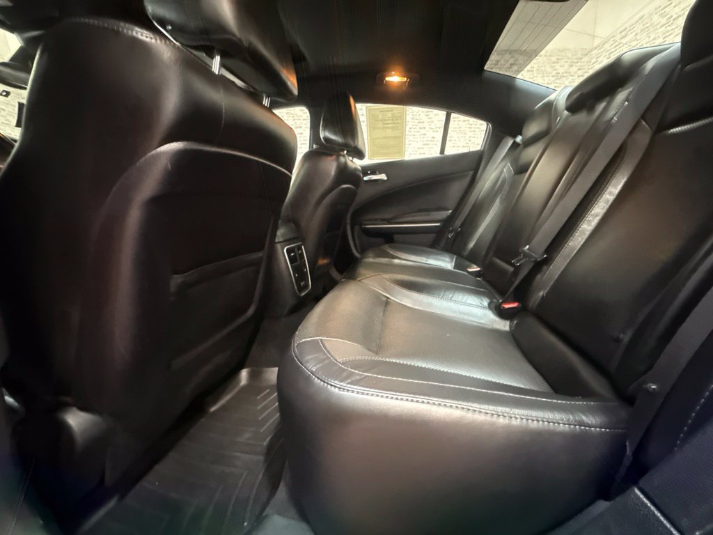 Used 2019 Dodge Charger SXT w/ Leather Interior Group RWD image 13