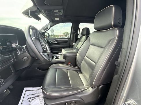 Used 2023 GMC Yukon XL SLT w/ SLT Premium Package AWD/4WD image 11