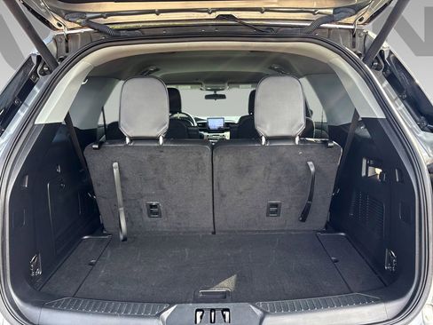 Used 2022 Ford Explorer XLT w/ Equipment Group 202A RWD image 24