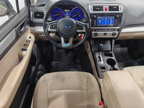 Used 2017 Subaru Outback 2.5i Premium AWD/4WD image 4
