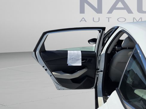 Used 2023 Honda Accord Touring image 18