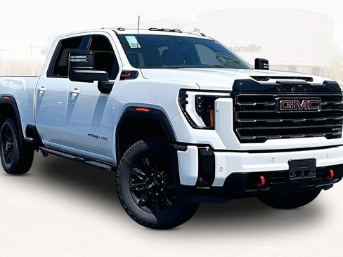 Used 2025 GMC Sierra 2500 AT4 w/ AT4 Premium Plus Package AWD/4WD image 3