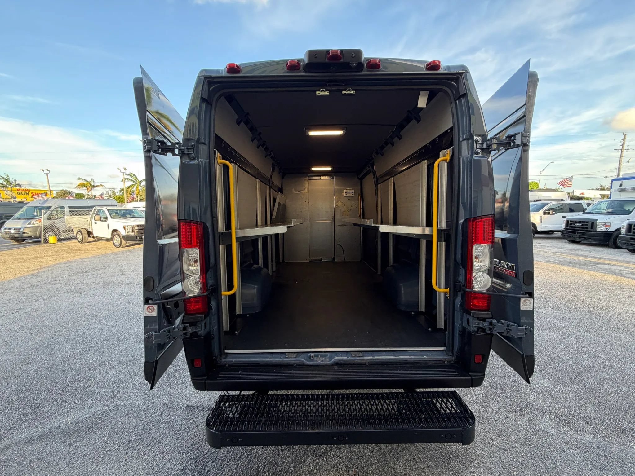Used 2020 RAM ProMaster 3500 FWD image 4