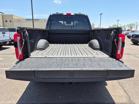 New 2025 Ford F350 Platinum w/ FX4 Off-Road Package AWD/4WD image 4